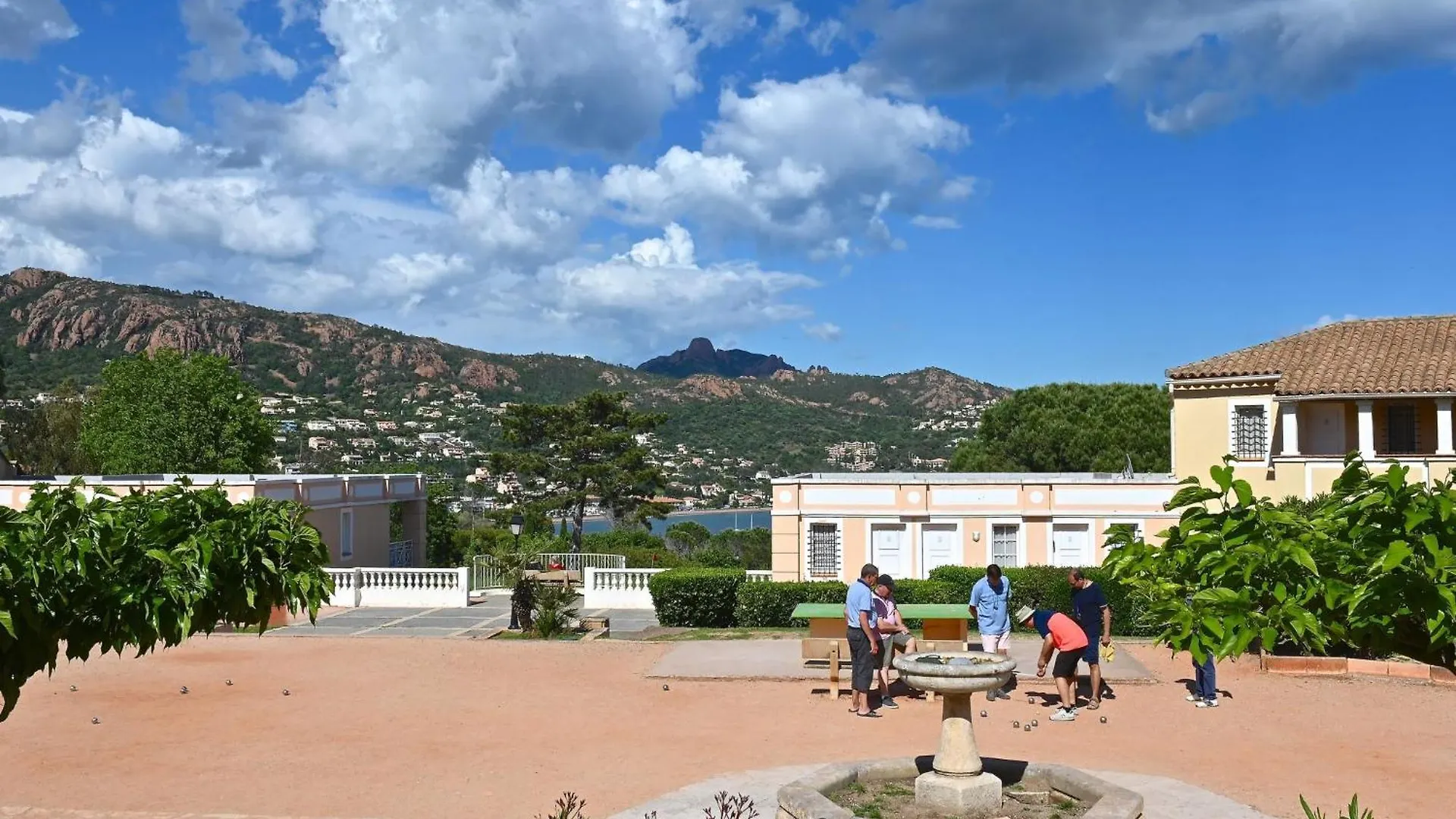 Apartment Le Village - Vj106 By Interhome Saint-Raphaël